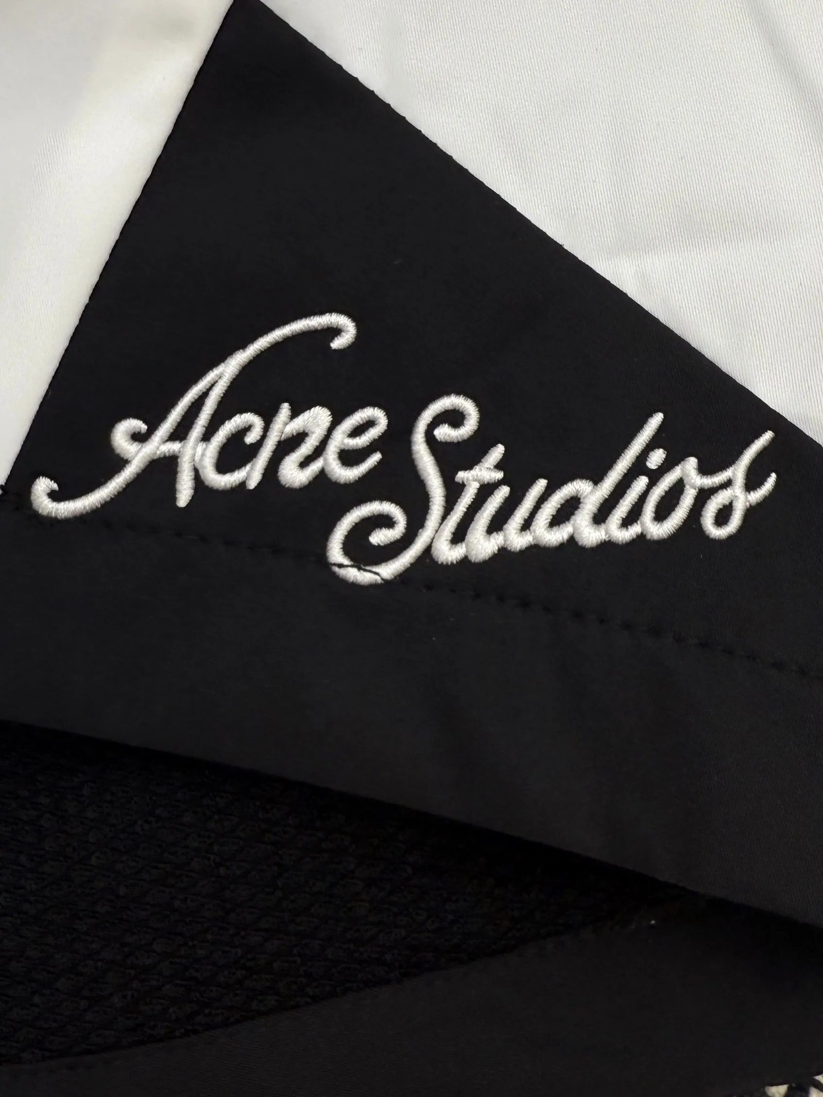 Acne Studios contrasting color stitching embroidered drawstring shorts 46/48/50/52